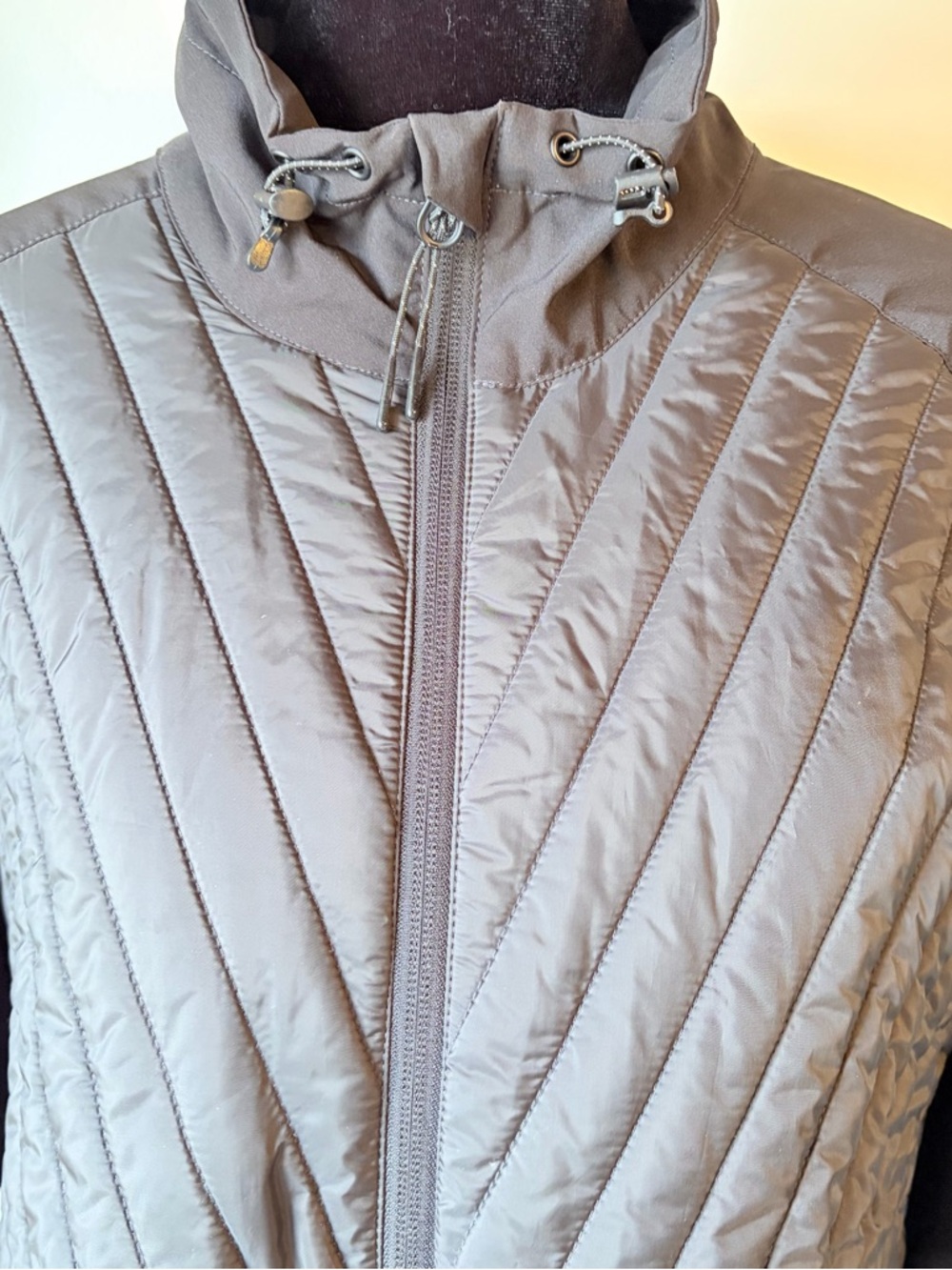 H&M Move Running Jacket - Picture 3 of 8